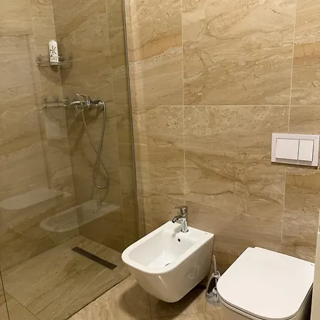 아파트 Luxury 8 At Square 21 티라나