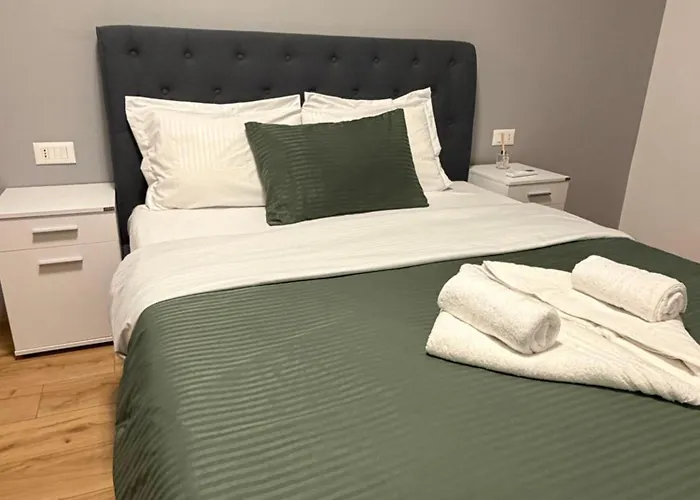 Luxury 8 At Square 21 Апартаменты *