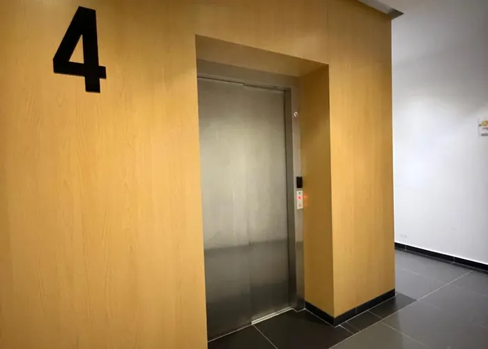 Luxury 8 At Square 21 Апартаменты Тирана